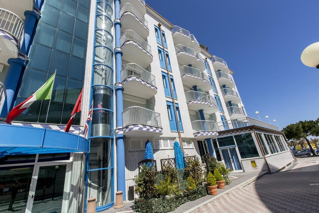 Hotel Ambassador Tortoreto Esterno foto