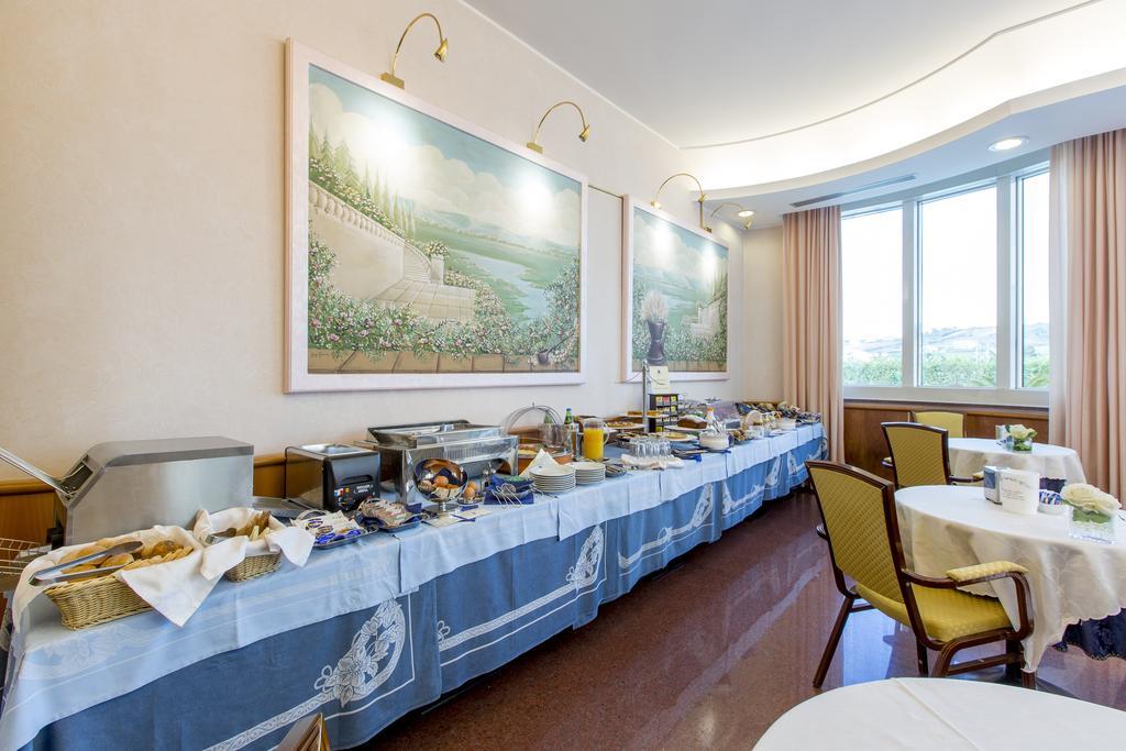 Hotel Ambassador Tortoreto Esterno foto