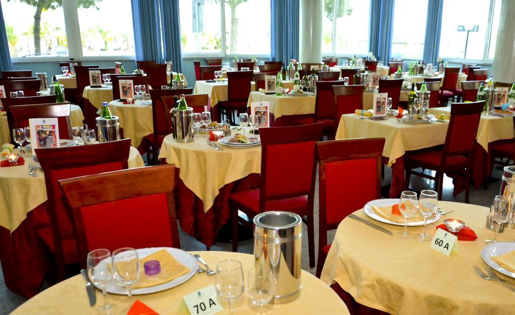 Hotel Ambassador Tortoreto Esterno foto